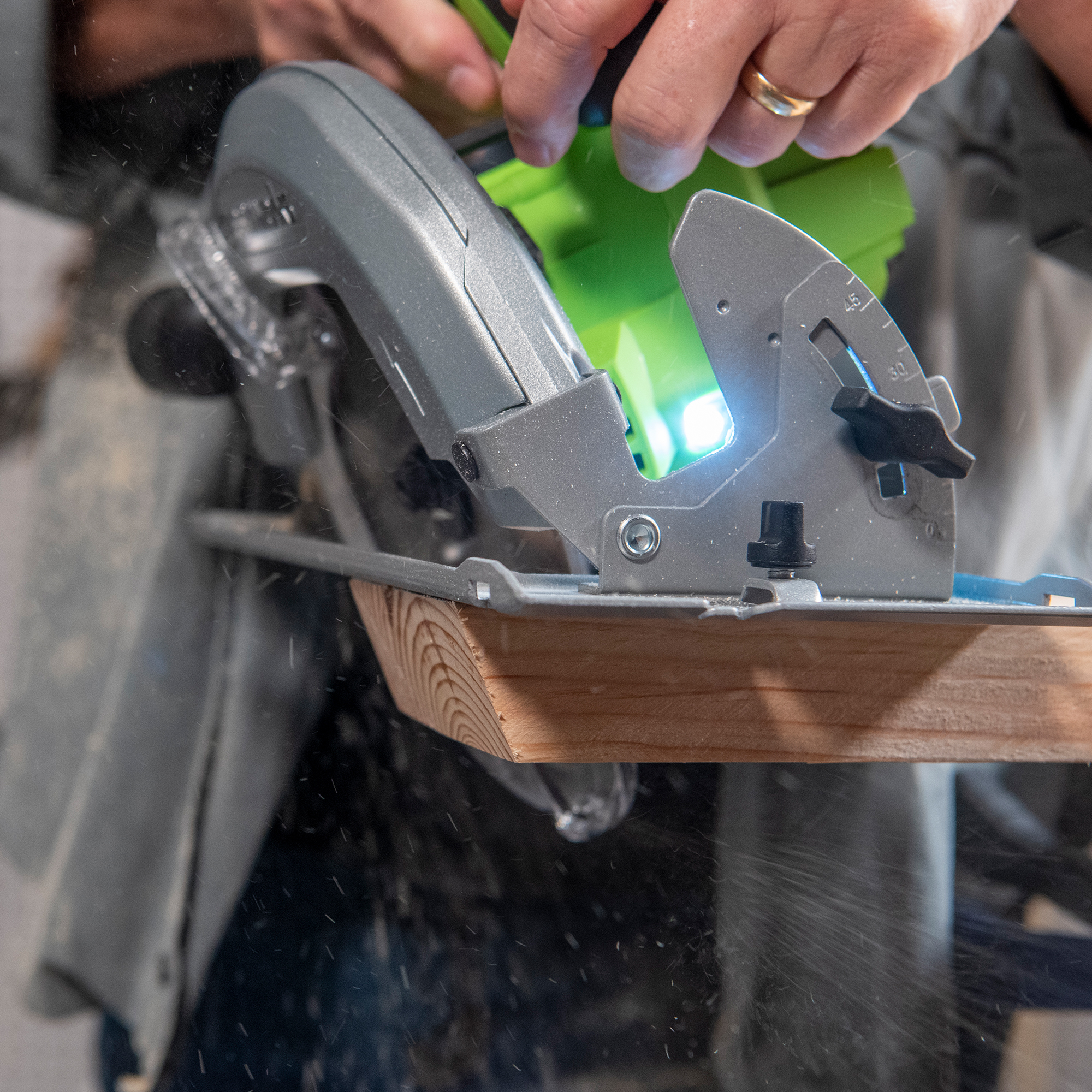 1500907CUB_100 Циркулярная пила аккумуляторная Greenworks 24V GD24CS (1хАКБ 4Ач и ЗУ)